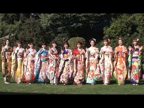 オスカー美女11人が晴れ着姿を披露