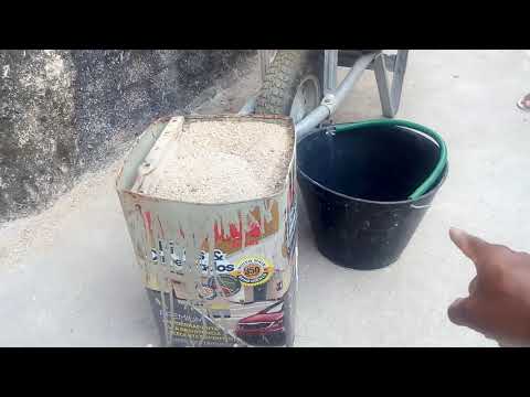 Vídeo: Quanto cimento eu preciso encher um balde de 5 galões?