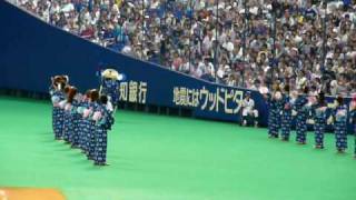 2009_07_20_カープ戦ドアラのバク転