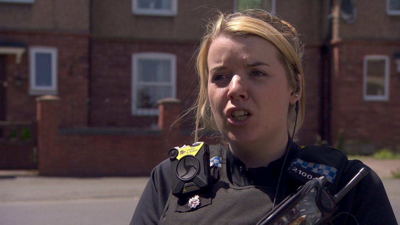 Police officer comes face to face with armed attacker - Police Bravery ...