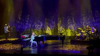 Watch Tori Amos Daisy Dead Petals video