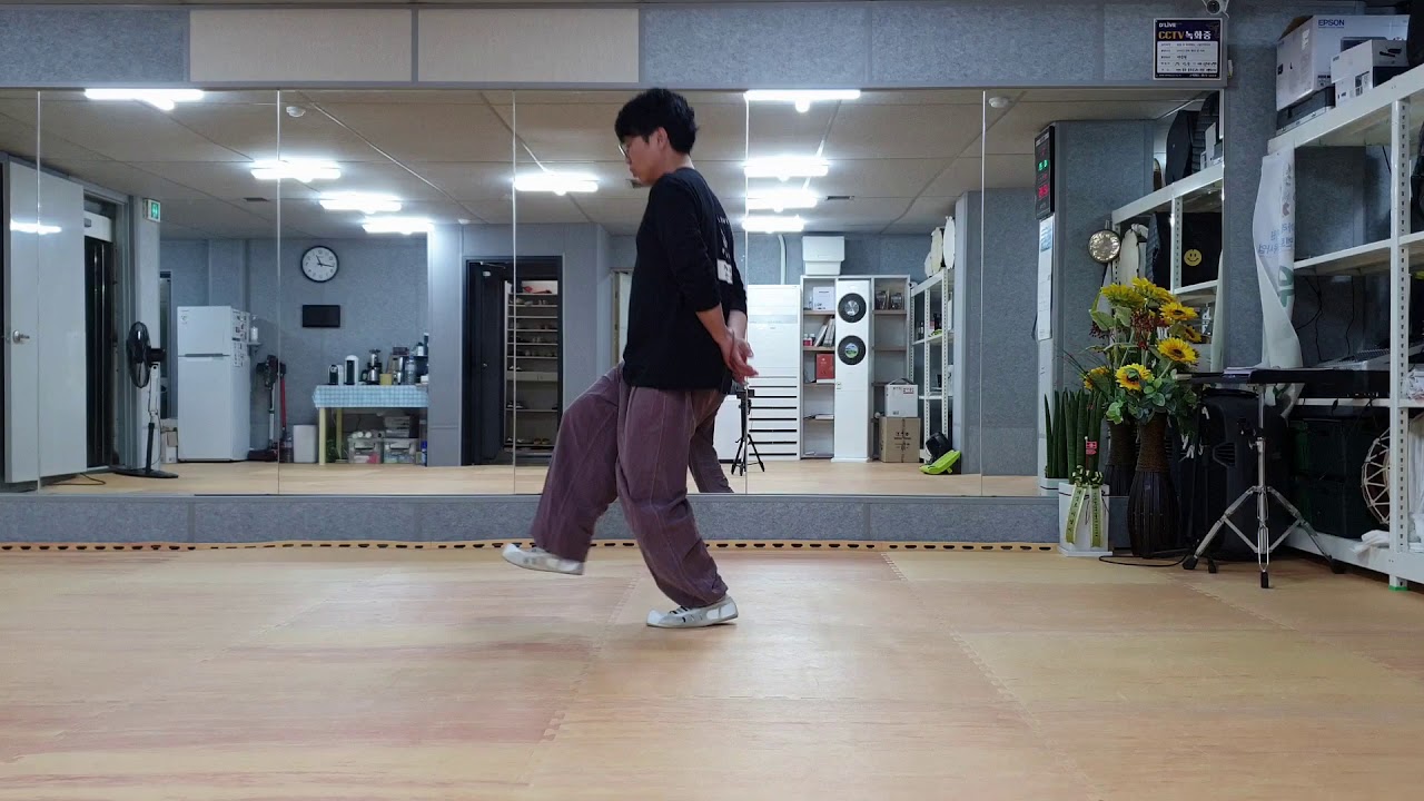 0. 장구풍물선반기초 걷기 뛰기 겹뛰기 까치걸음 까치체 투스텝 발바치 - YouTube