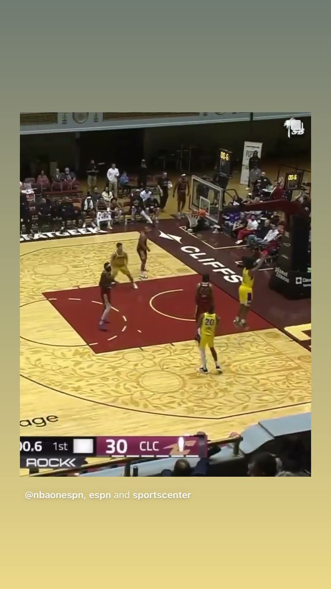 There for the catch #hoodnews #bronnyjames #dunk #bronny #basketball #gleague #omg #wow #how #dunks