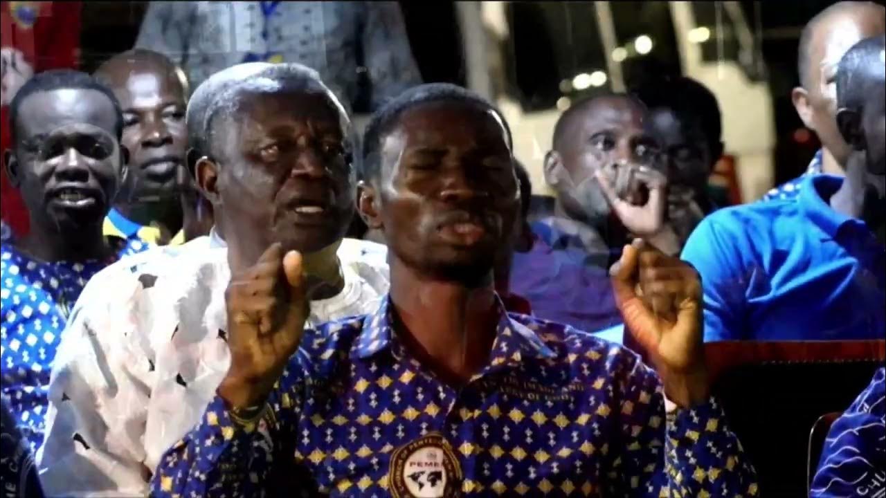 TYPICAL PENTECOSTAL PRAISES LED BY STANLEY FOSUHENE 10year OLD BOY