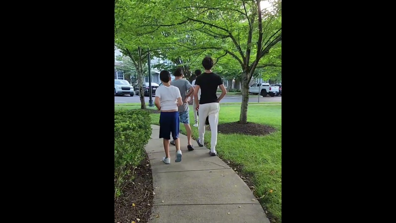 Как уйгуры живут в Америке 