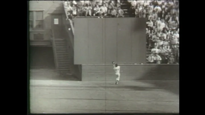 Willie Mays makes "THE CATCH"! His famous over-the...