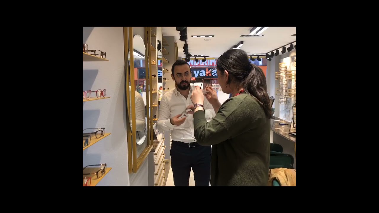 +7.25 -2.25 Numaralarda Uygulanan Bi-Asiferik Cam.Dış Görünüşte Daha Az Gözde Büyüme Ve Küçülme..