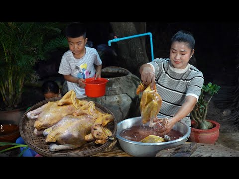Mum and children cook native chicken with 2 recipes 