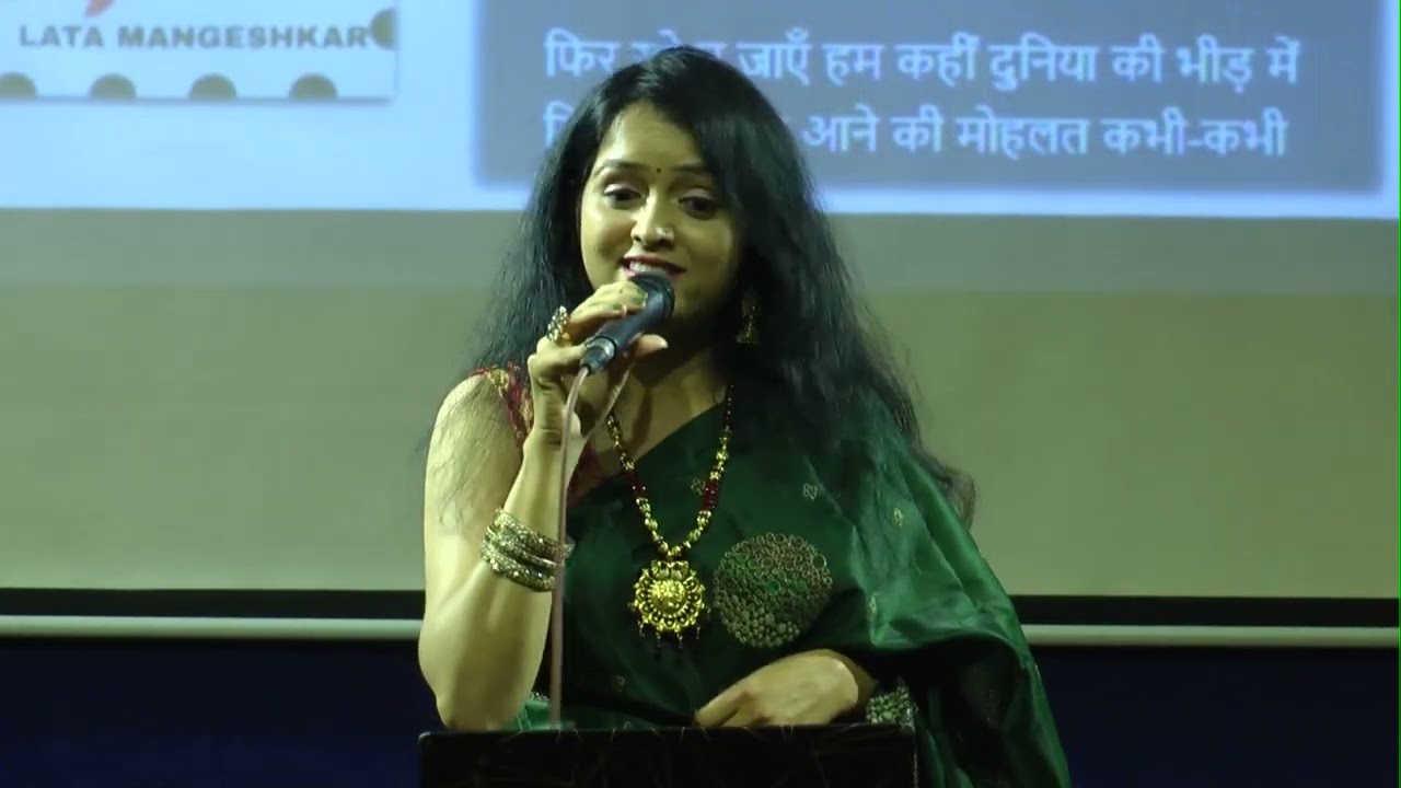 Captivating Live Performance: 