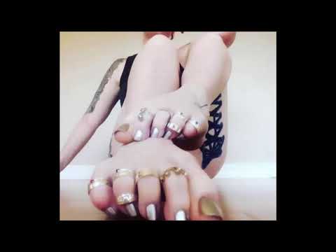 Model makes £55,000-a-year by posting bizarre pictures of her FEET to thousands on Instagram