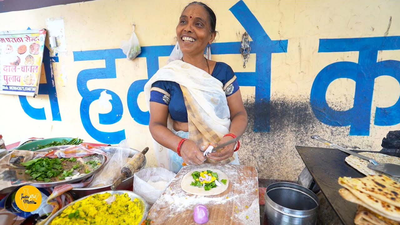 Indore Aunty Selling Punjabi Parantha Rs. 30/- Only l सस्ता और स्वादिष्ट परांठा l Indore Street Food | INDIA EAT MANIA