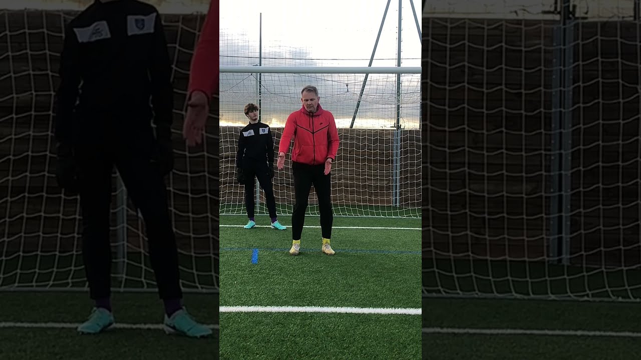 Entranement Gardien de but Jeux aux pieds et technique  gardiendebut  entrainement