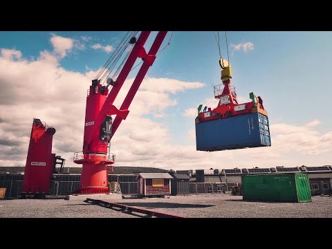 Testing MacGregor autonomous container loading and discharging solution - video from MacGregor