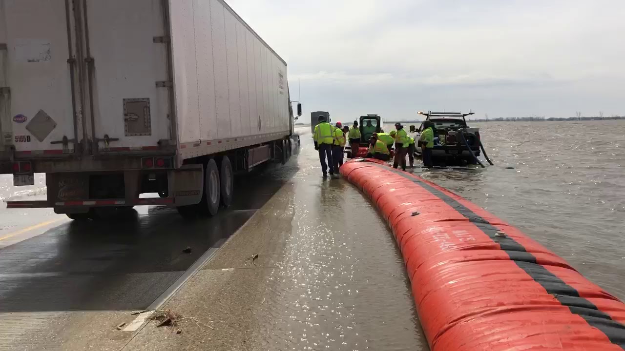 NDDOT- Water barriers on I-29 - YouTube