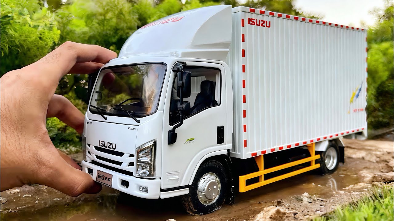 Распаковка миниатюрной модели грузовика ISUZU в масштабе 1:18 | Литые модели автомобилей