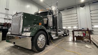 Our New “GREEN” Kenworth W900L Glider Is Even A PlugIn !!!!