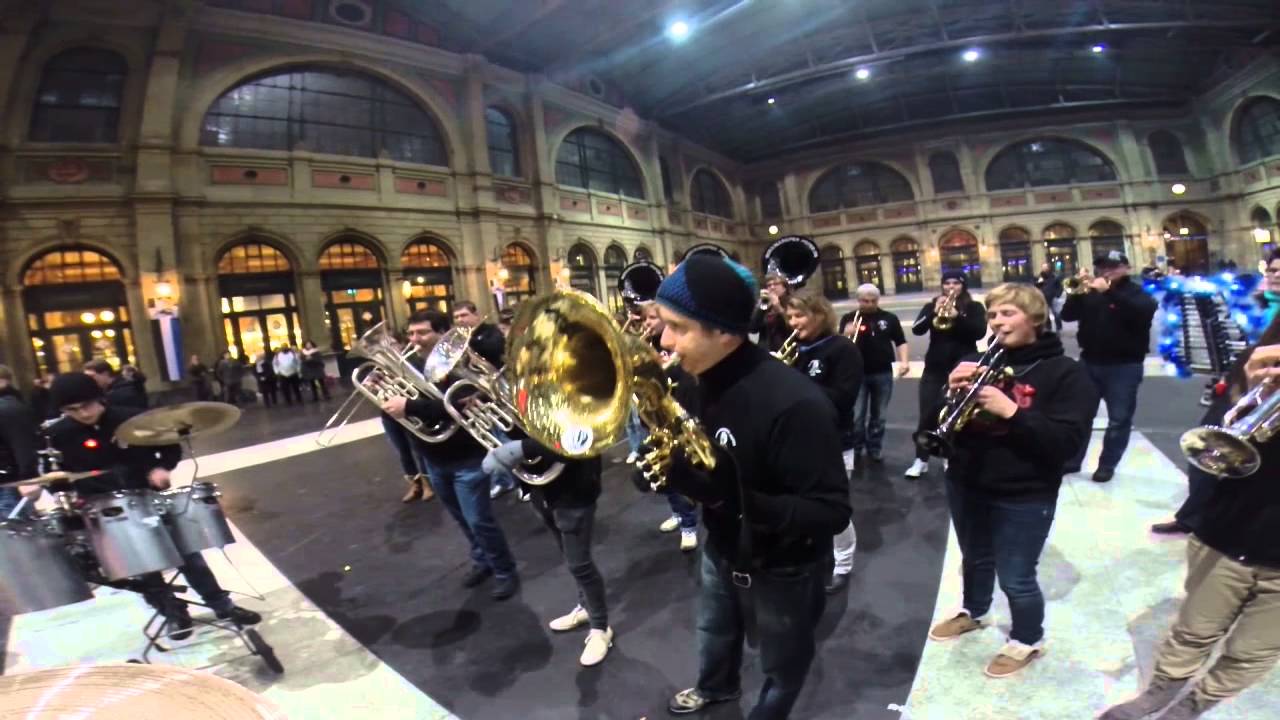Atemlos Durch Die Nacht Flashmob 2015 Zurich Hb Schamaroper Poper Chur Youtube