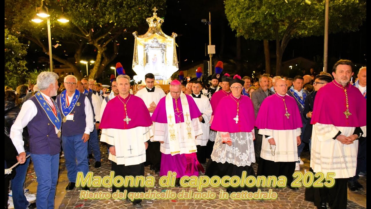 ..MADONNA DI CAPOCOLONNA 2025  , Rientro del Quadricello ,  dal porto in Cattedrale by Tonino Parisi