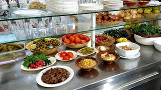 ترويقة لبنانية على الأصول فول وحمص وسودة دجاج من مطعم الشريف في الحمرا ful medames with hummus.