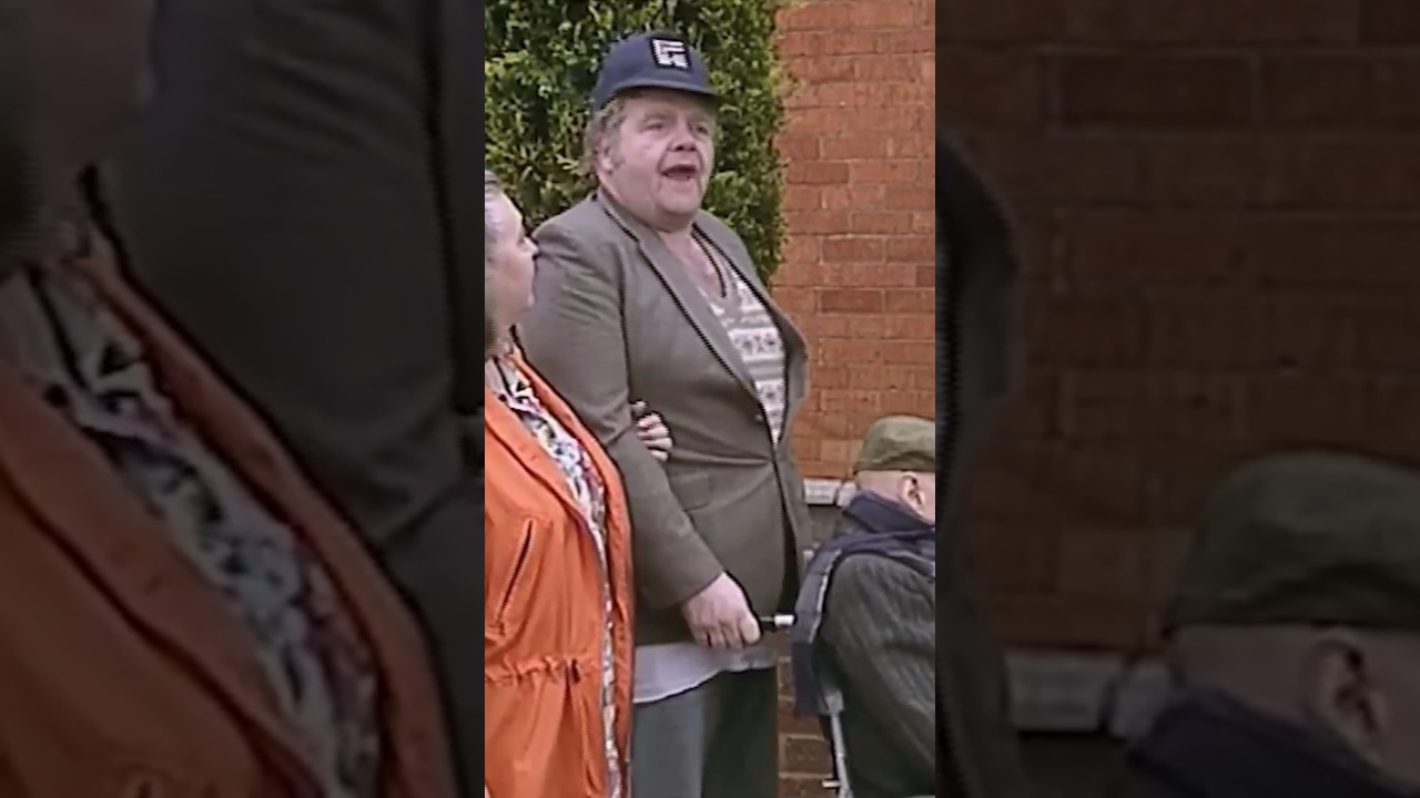 Keeping Up Appearances - Family Chaos! #keepingupappearances #hyacinth #comedy #funny