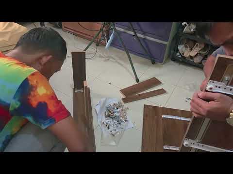 Assembling the office table part1