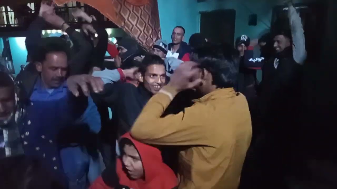 नवीन भाई की शादी मे।      पंकज दास की एक और धमाकेदार वीडियो   अमोला गांव में।