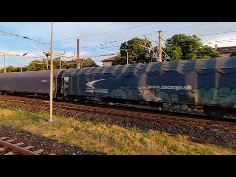 Влак 48037 на