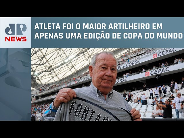 Just Fontaine, maior artilheiro em uma edição de Copa do Mundo, morre aos  89 anos