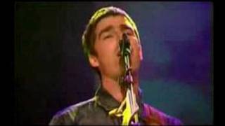 Video thumbnail of "Oasis - Acquiesce - Berlin 2002 (5)"