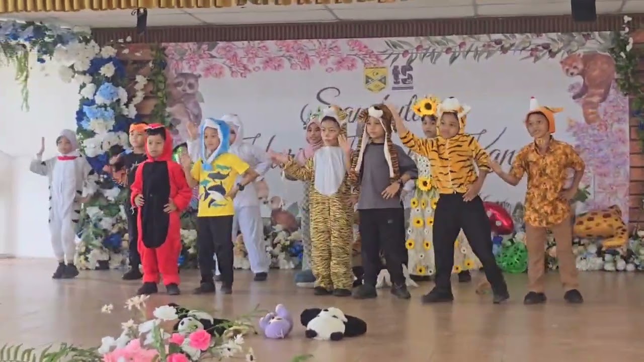 PERSEMBAHAN MURID TAHUN 1 SEMPENA HARI KANAK-KANAK