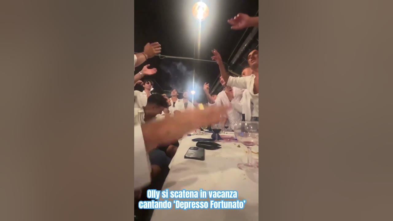 Olly si scatena in vacanza cantando ‘Depresso Fortunato’