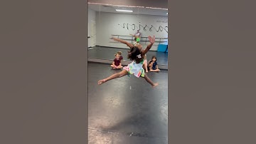 Scarlett started ballet and contemporary dance! #dance #scarlettgray #contemporary