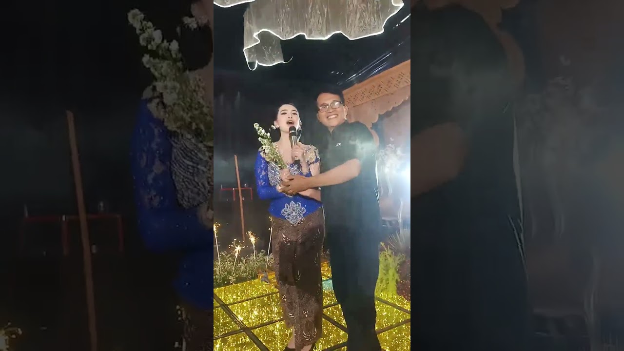 Tukang Shooting kasih bunga Rina Aditama 