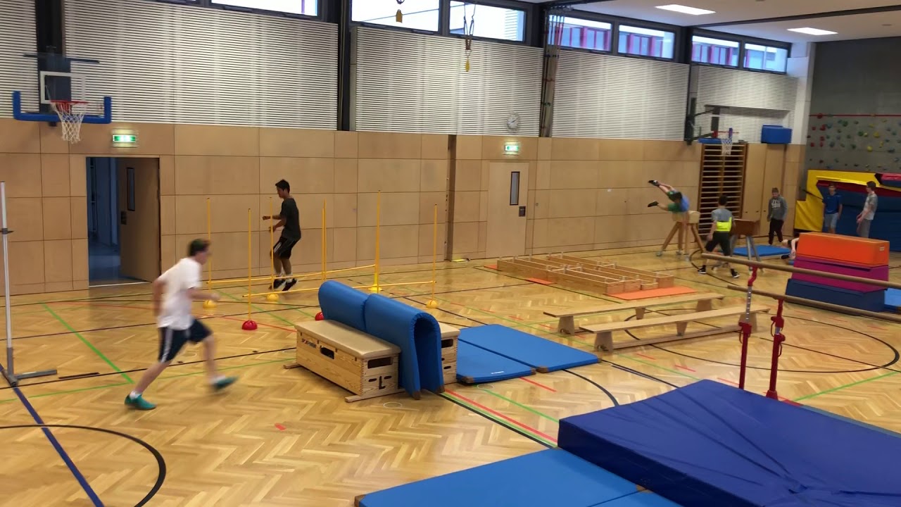 EXTREM HIDE \u0026 SEEK in PARKOUR Halle um 3 Uhr Nachts !!!