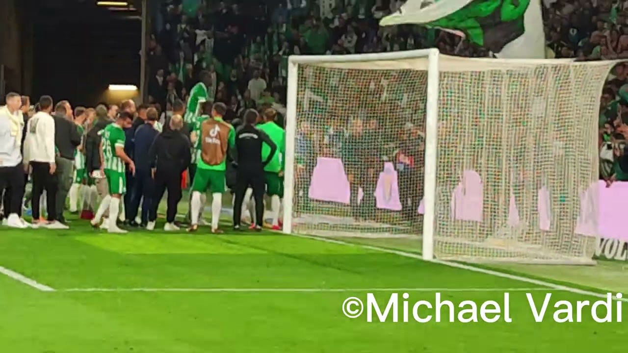 החגיגות עם השחקנים אחרי הניצחון על הפועל באר שבע איך היא רוקדת+מכבי זה קרב+שה לה לה הירוקים מהכרמל