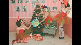 CHRISTMAS SHOOTING PIN UP | BY LUNA PRESLEY CHRISTMAS SHOOTING PIN UP | BY LUNA PRESLEY