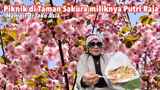 PIKNIK MAKAN KEBAB DI TAMAN SAKURA YANG LUAS NAN INDAH