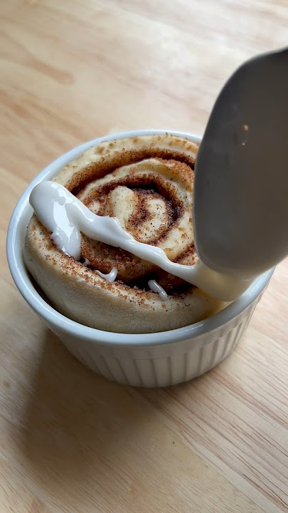 I can’t stop making this microwave cinnamon roll