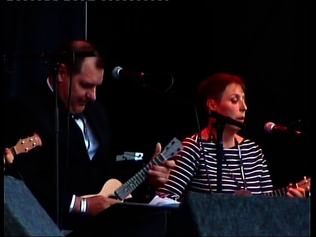 The Ukulele Orchestra Of Great Britain - Running Wild