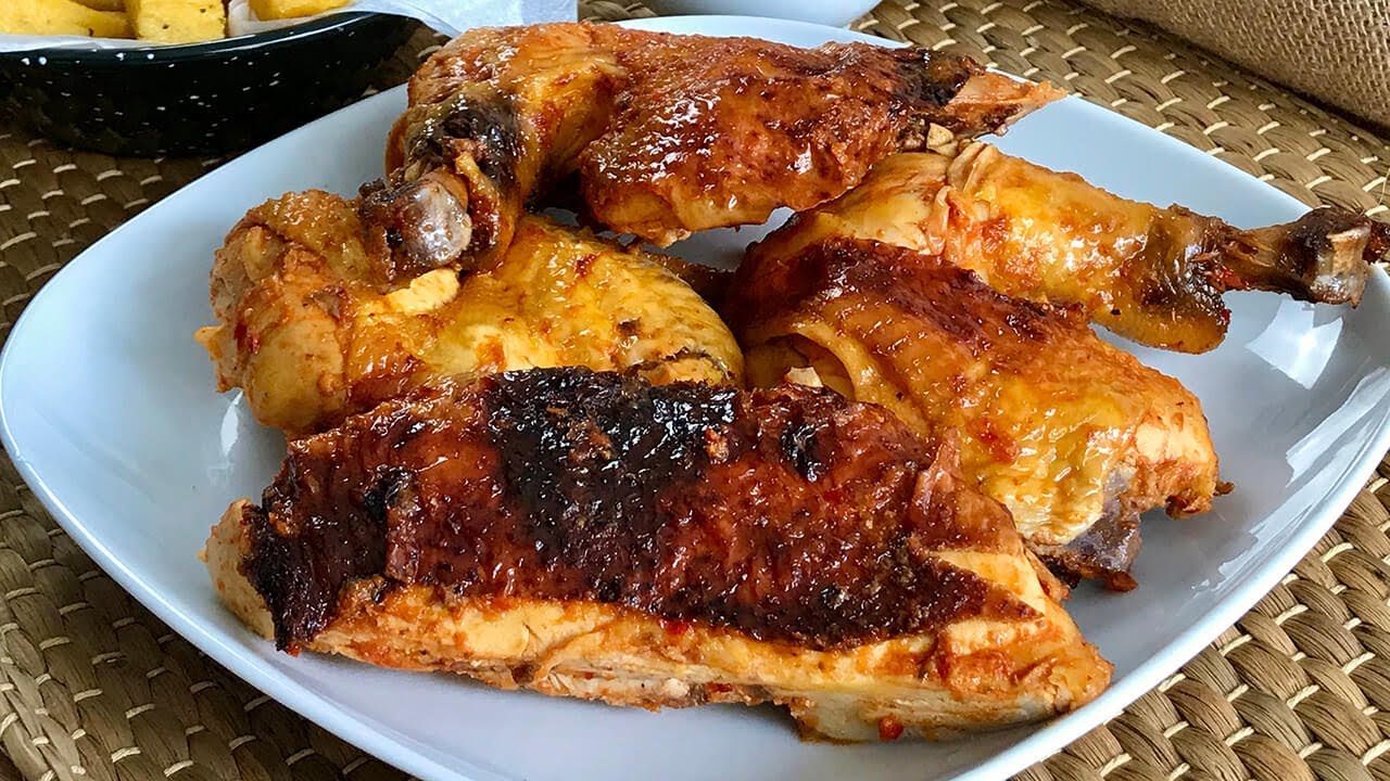 POLLO ASADO AL HORNO CON SALSA Pollo En Brasa Crujiente Por Fuera Y