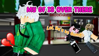 Reacting to Roblox Story I| Pick Me Girl Wants Us To Break Up?