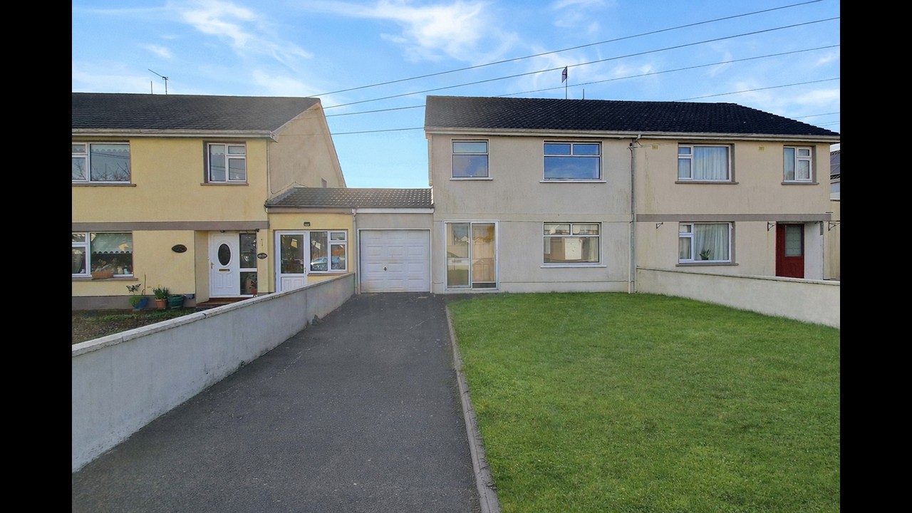 16 Castlewood Park, Ennis, Co. Clare V95 A09E