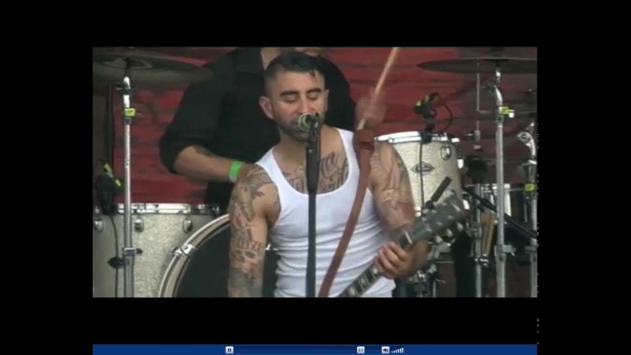 Broilers - Meine Sache - live at Wacken Open Air 2012 - YouTube