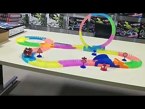 Автотрек на радіокеруванні для дітей з світлом і звуком 187 елементів гнучка траса з трамплінами та "мертвою петлею", видео 1