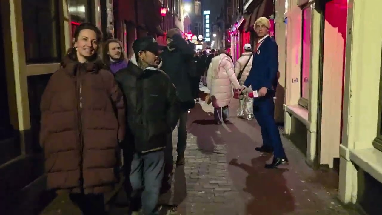 14 DECEMBER 2025 RED LIGHT DISTRICT IN AMSTERDAM EXCLUSIEVE LIVE BEFORE CHRISTMAS !!!