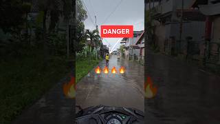 Untung aku minggir kanan angger ora yaaaa udah wis kalian ngerti dewek.