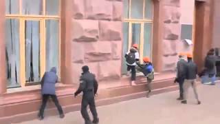 Download lagu ПОСЛЕДНИЕ НОВОСТИ БЬЮТ ОКНА Штурм администрации президента в Киеве ПОСЛЕДНИЕ НОВОСТИ БЬЮТ ОКНА Штурм администрации президента в Киеве