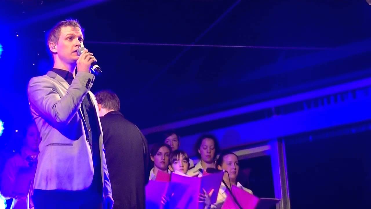 Luke Kennedy performs 'O Holy Night' at Bright Star Carols South Bank