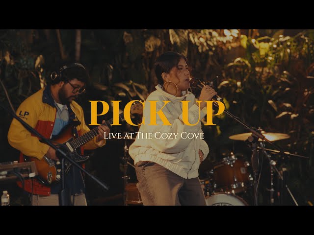 Pick Up (Live at The Cozy Cove) - Illest Morena class=