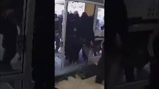 Jewelry Store Heist Caught On Camera - Wild Escape! #shorts